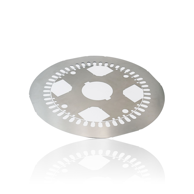 ما هي مزايا الأداء الرئيسية لاستخدام الجزء الثابت من محرك مولد السيارة الكهربائية مقارنةً بتصميمات الجزء الثابت التقليدية؟