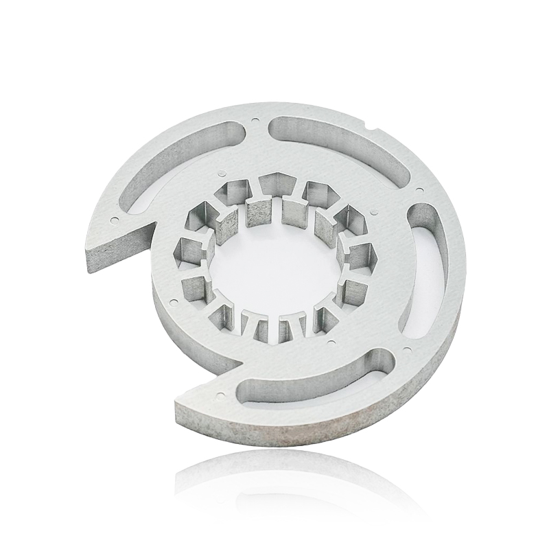 كيف يؤثر قلب الدوار على قدرة المولد على العمل بسرعات مختلفة أو في ظل ظروف حمل مختلفة؟